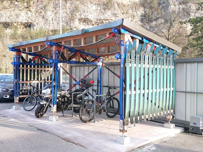 Abri à vélos ouvert personnalisé Alpes fabriqué France réemploi AGEC